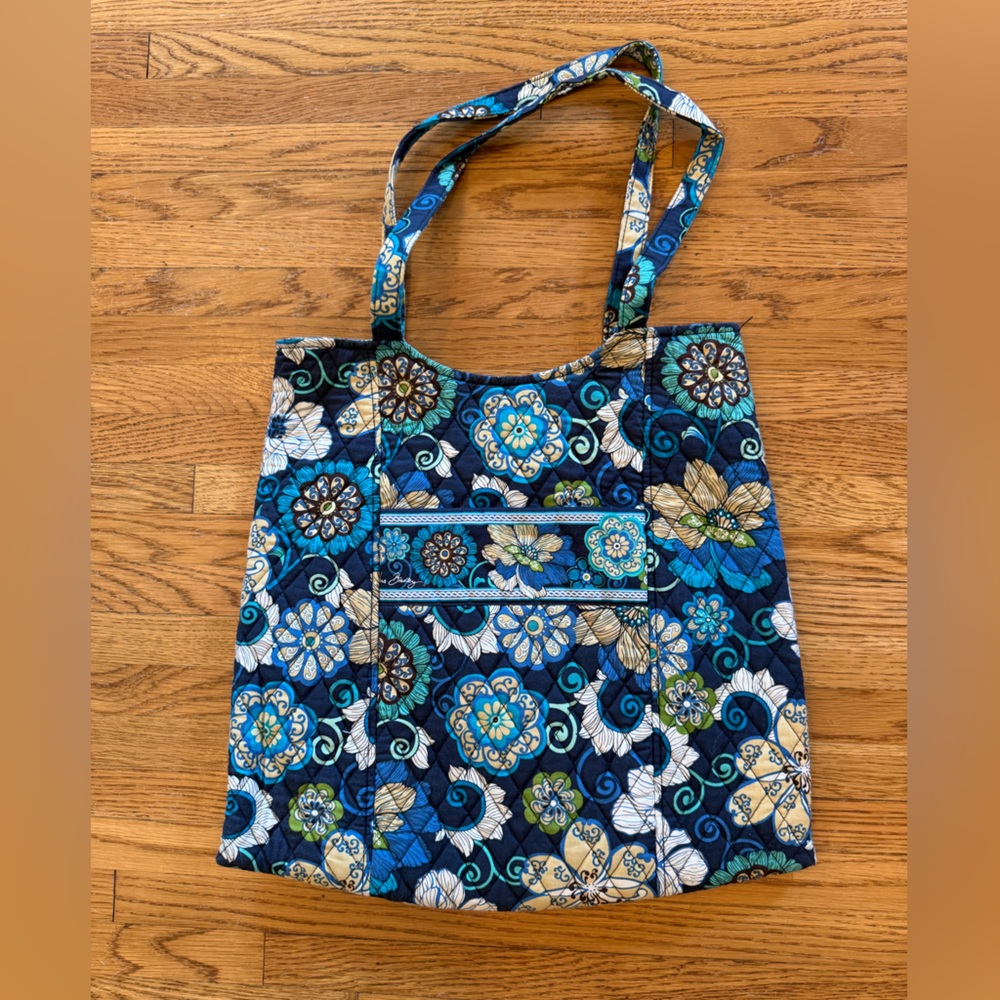 Vera Bradley Curvy Tote in Mod Blue